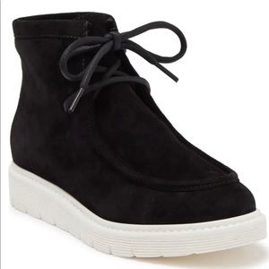 Black Suede Women’s Ladies Juniors Size 7.5 Bootie Ankle Boot by Aquatalia